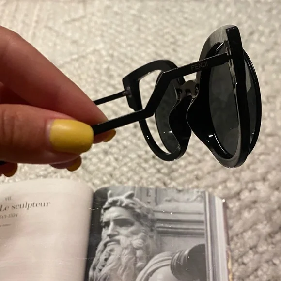 Fendi sunglasses ✨